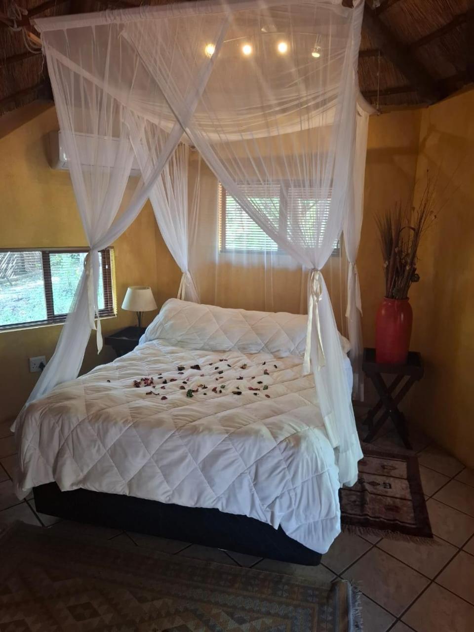 Jabula Kruger Safari Lodge Marloth Park Exteriör bild