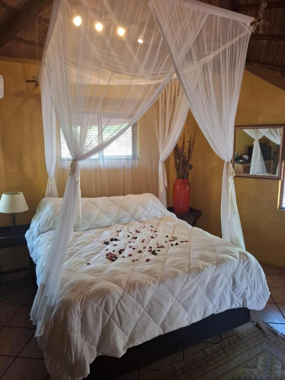 Jabula Kruger Safari Lodge Marloth Park Exteriör bild